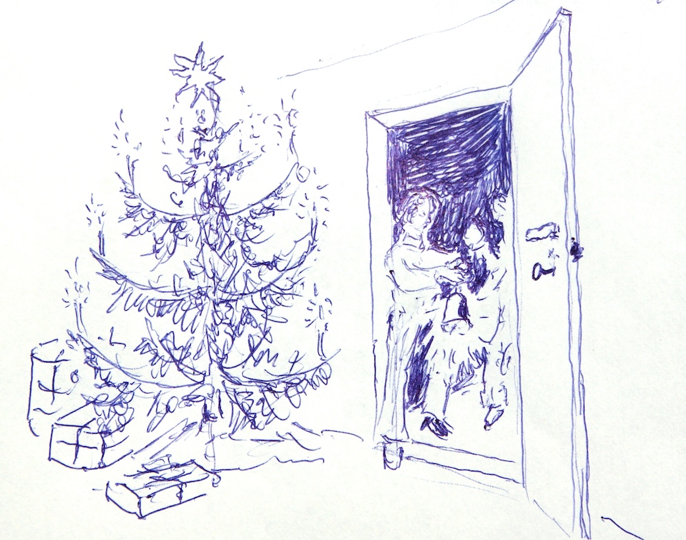 Weihnachtsbaum im Zimmer; in der offenen Türe wird die Glocke geläutet